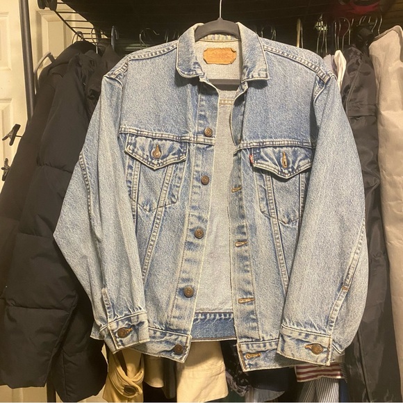 Levi’s Oversized Classic Denim Jacket - Picture 2 of 9
